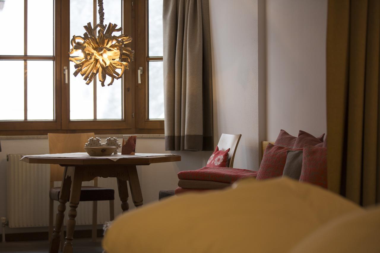 Am Dorfplatz Suites - Adults Only Sankt Anton am Arlberg Exterior foto